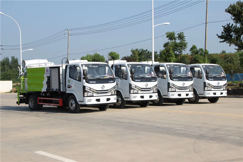 国六小多利卡雾炮洒水车